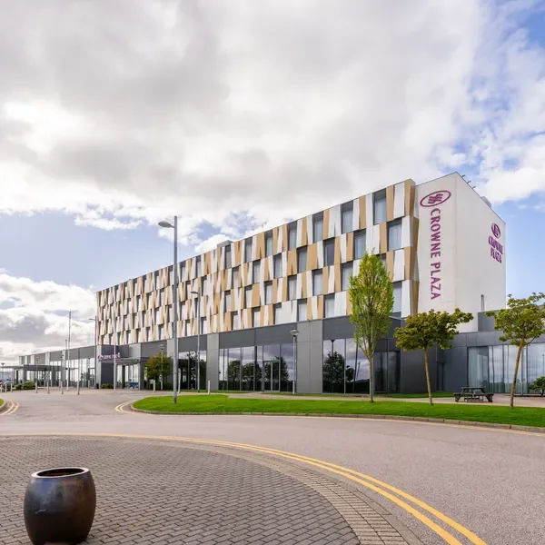 Crowne Plaza Aberdeen Airport hotel exterior