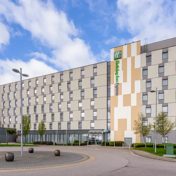 Holiday Inn Express Aberdeen Airport hotel exterior